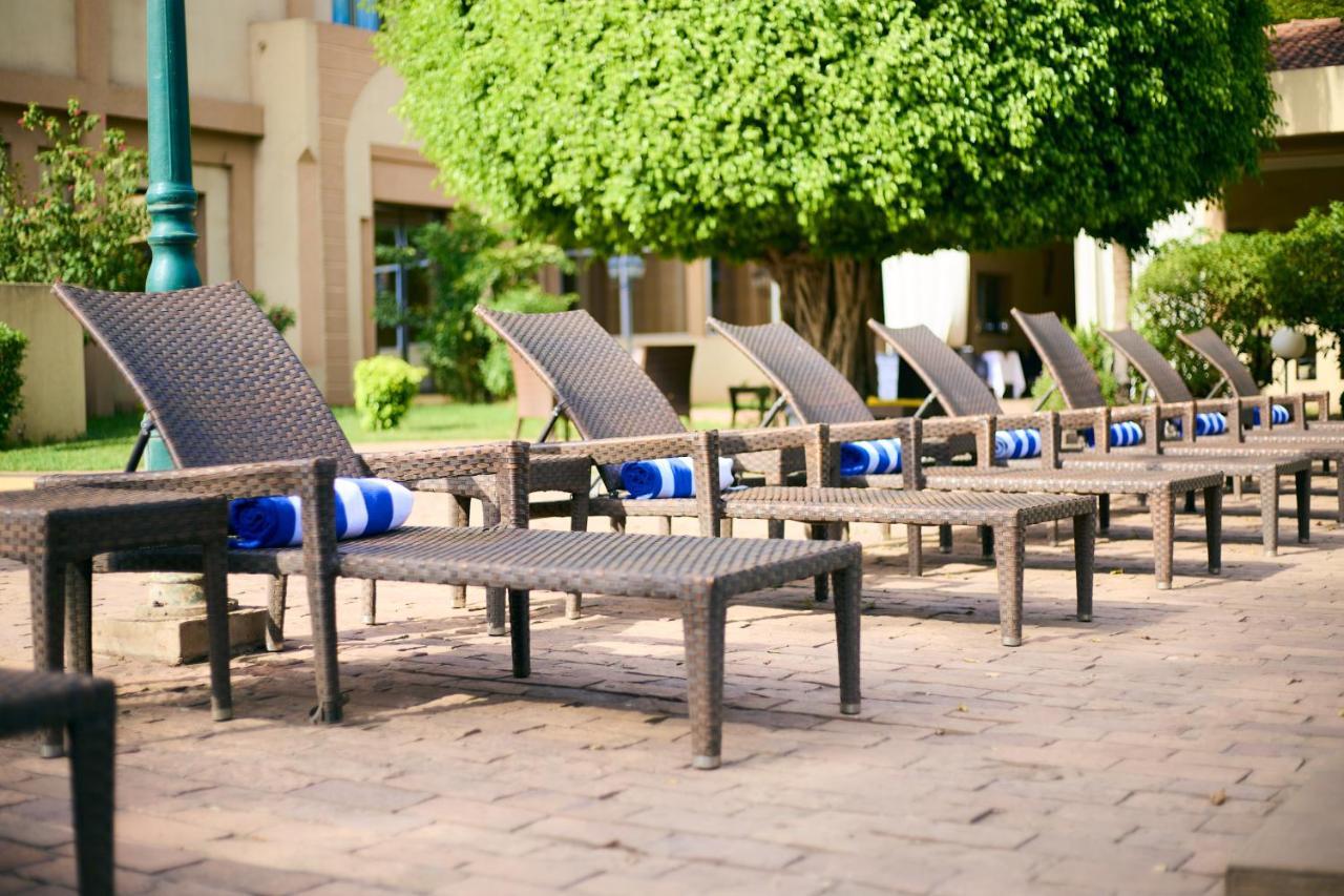 Dunia Hotel Bamako Bagian luar foto